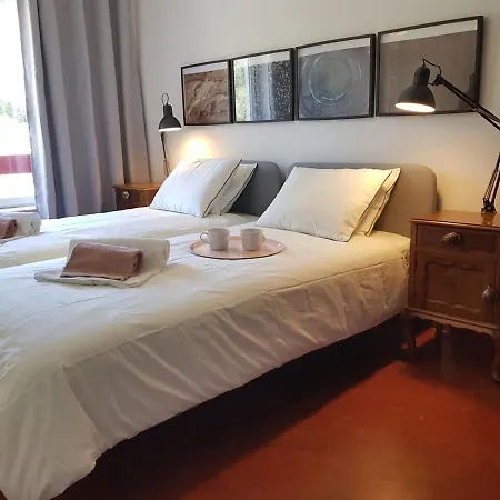 Magoito Beach-beautiful Walkways And Fossil Cliffs アパート