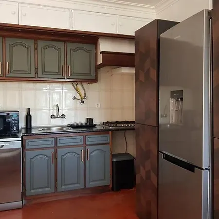 Magoito Beach-beautiful Walkways And Fossil Cliffs * São João das Lampas