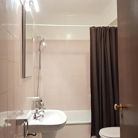 Magoito Beach-beautiful Walkways And Fossil Cliffs アパート *