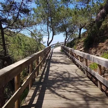 Magoito Beach-beautiful Walkways And Fossil Cliffs * São João das Lampas