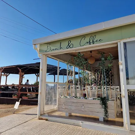 Magoito Beach-beautiful Walkways And Fossil Cliffs São João das Lampas